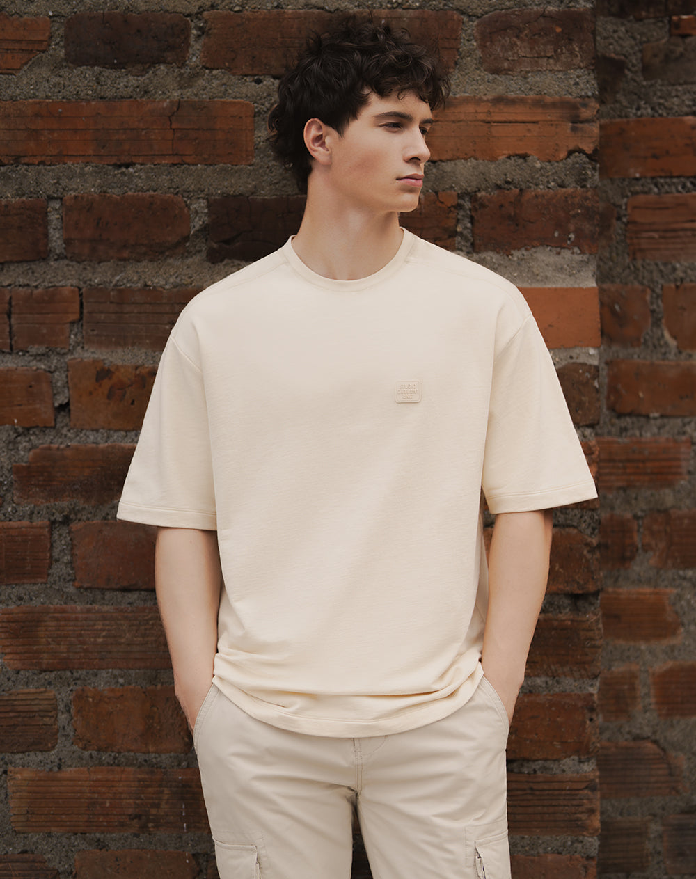 Camiseta oversized manga corta crema hombre