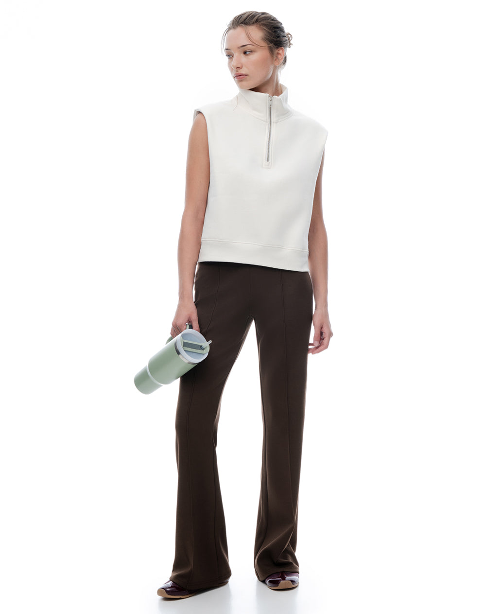 Pantalón tiro medio bota campana chocolate mujer