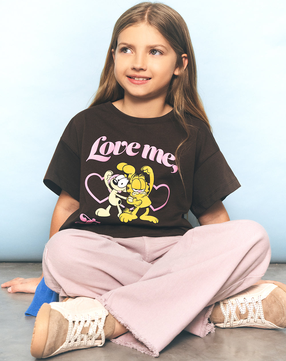 Camiseta regular Garfield café niño