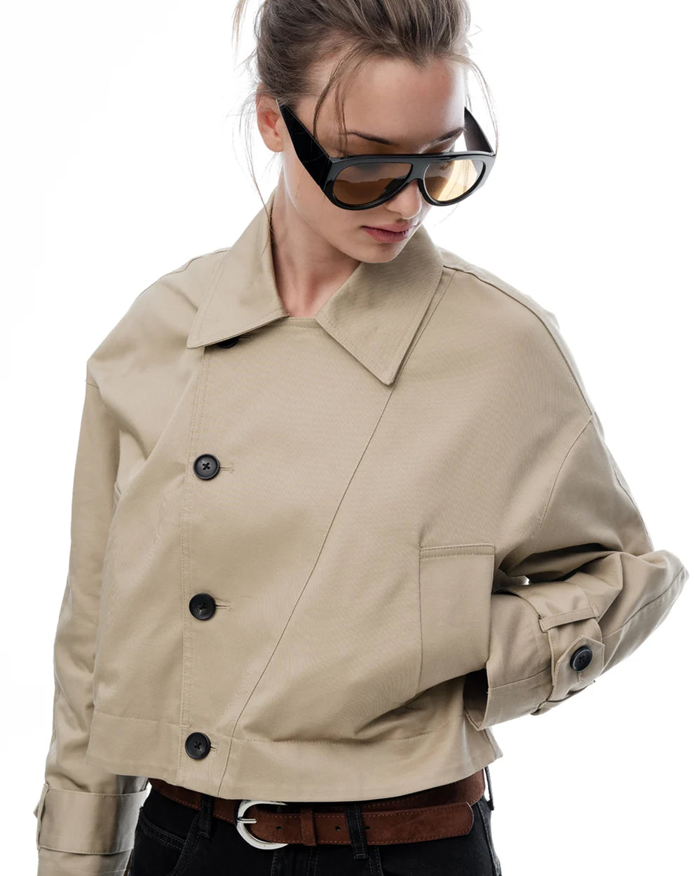 Chaqueta regular corta caqui mujer