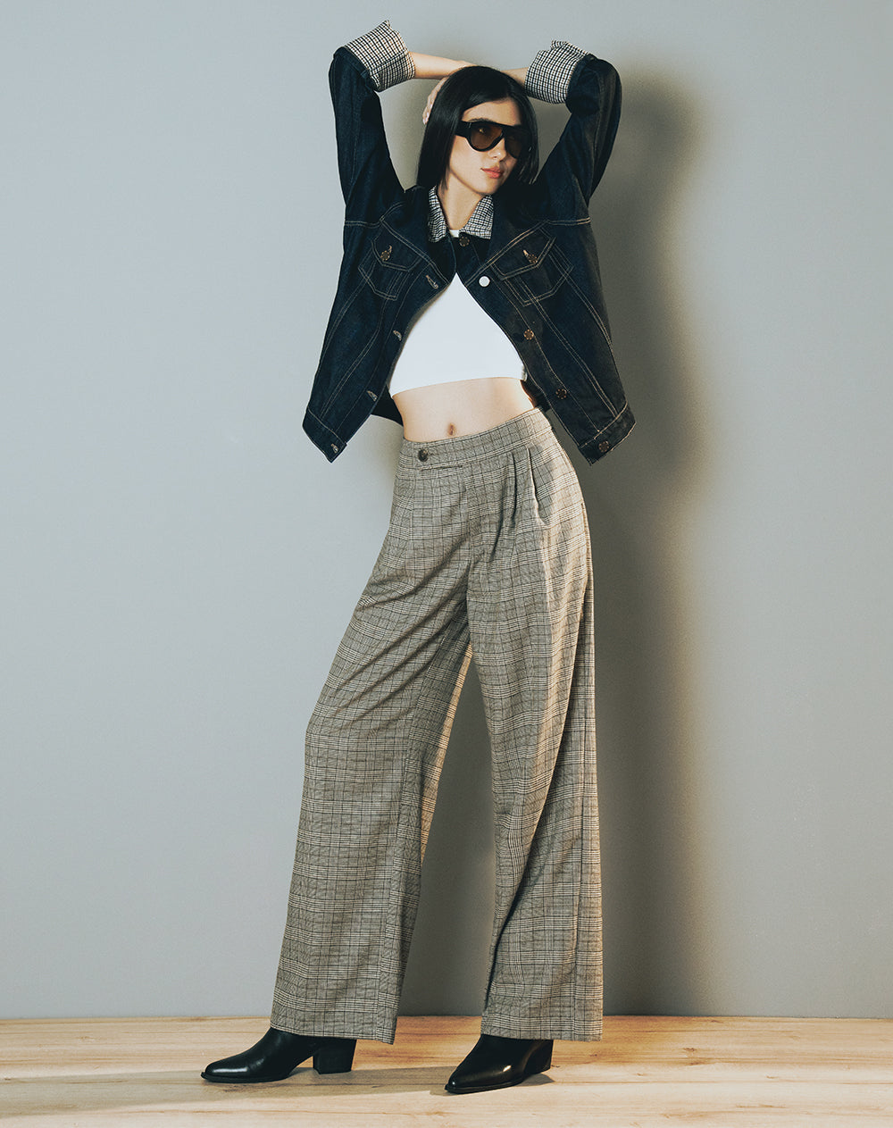 Pantalón wide leg tiro medio café cuadros mujer