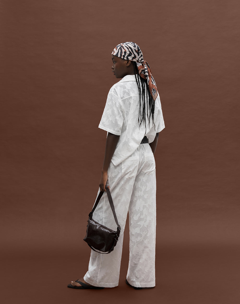 Pantalón wide leg tiro medio algodón con cordón de ajuste habano para mujer