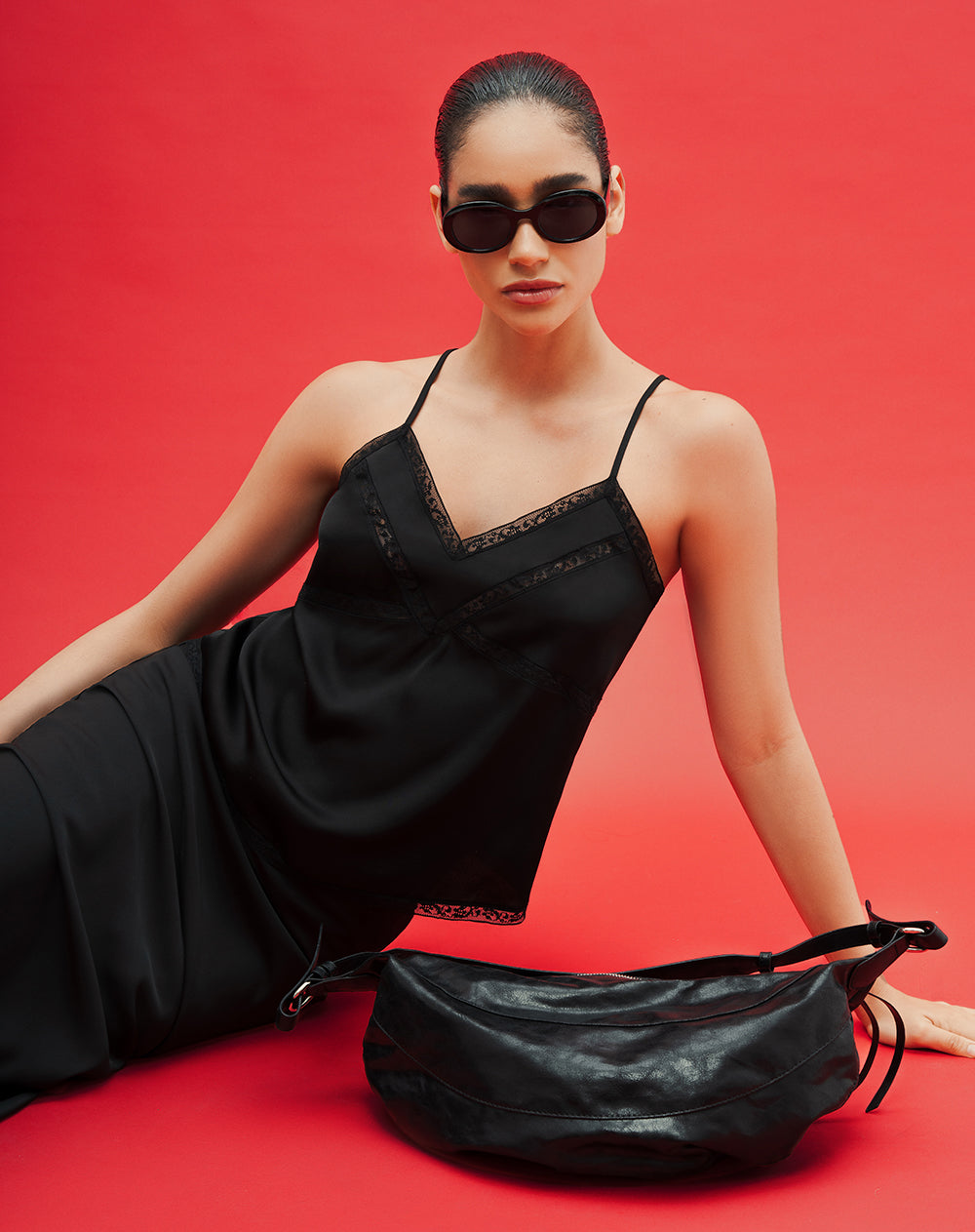 Blusa satín negra mujer