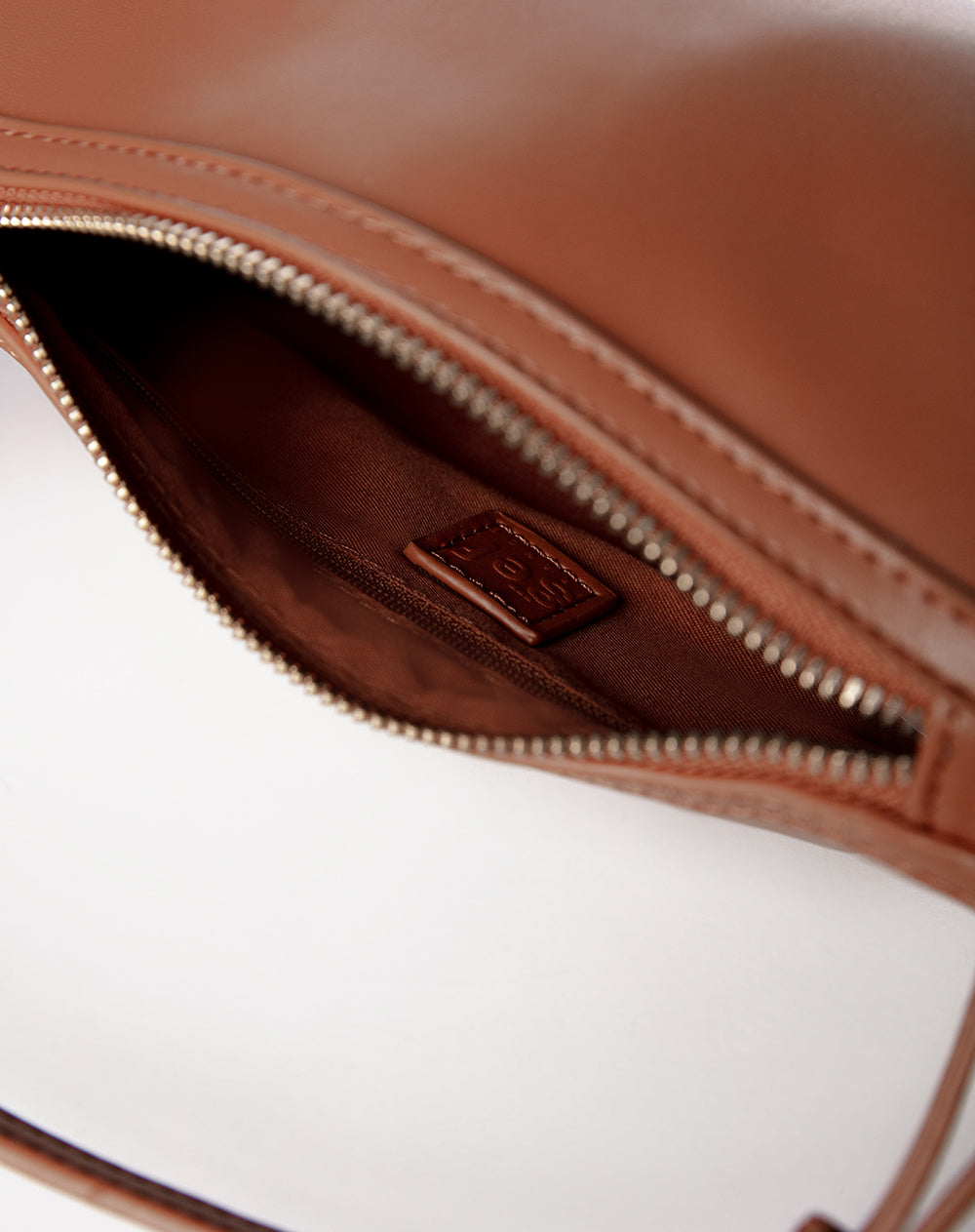 Bolso tipo baguette café mujer