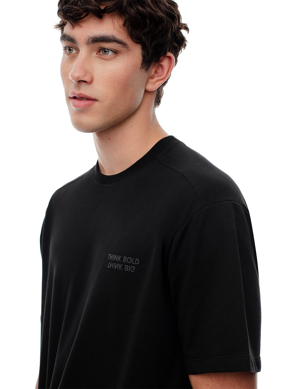Camiseta Oversized Fit Manga Corta Negra Estilo y Confort
