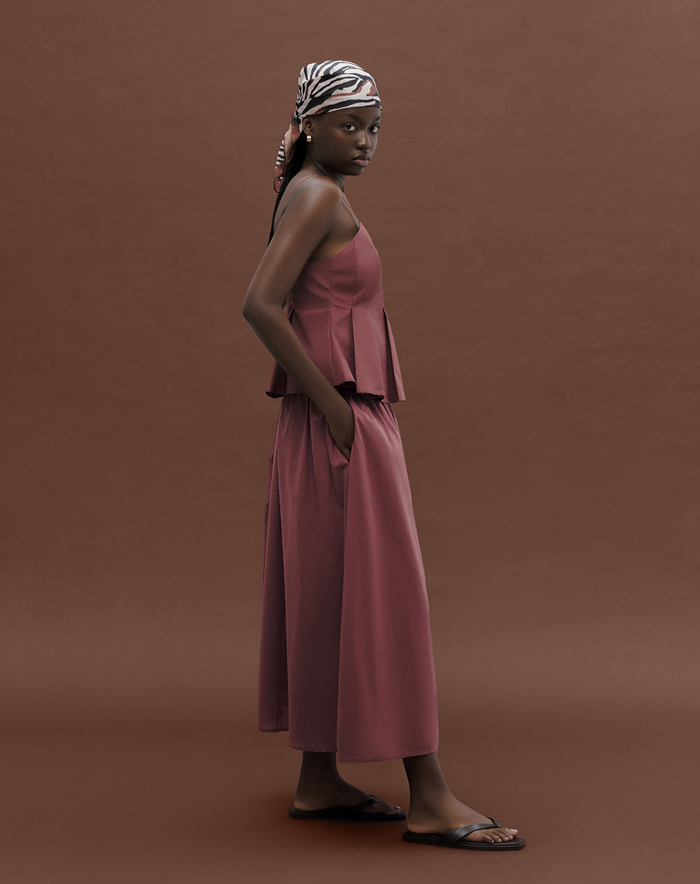 Falda midi tiro medio algodón terracota mujer