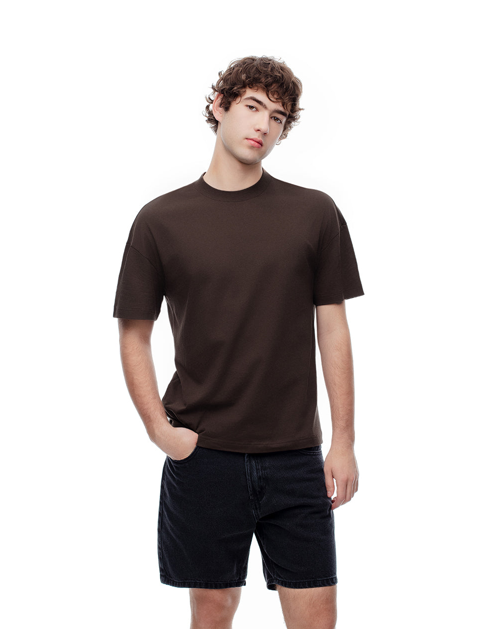 Camiseta regular fit manga corta chocolate