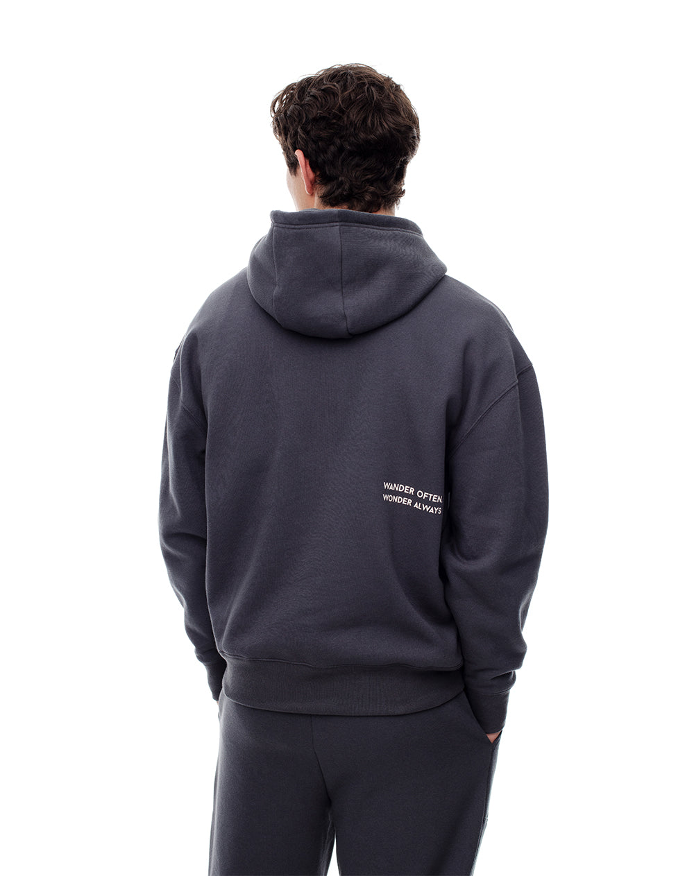 Buzo tipo hoddie gris hombre