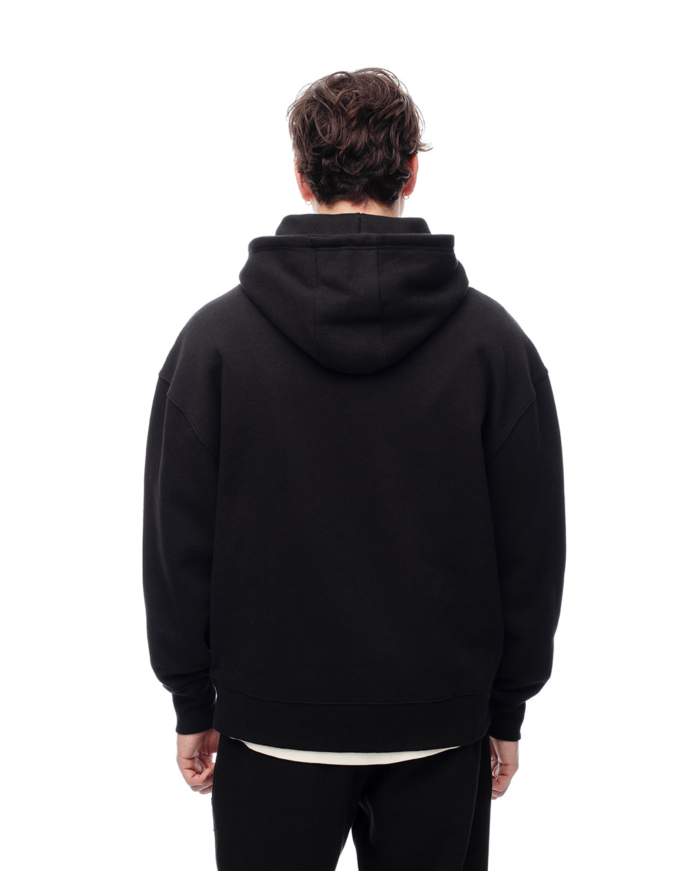 Buzo tipo hoddie negro hombre