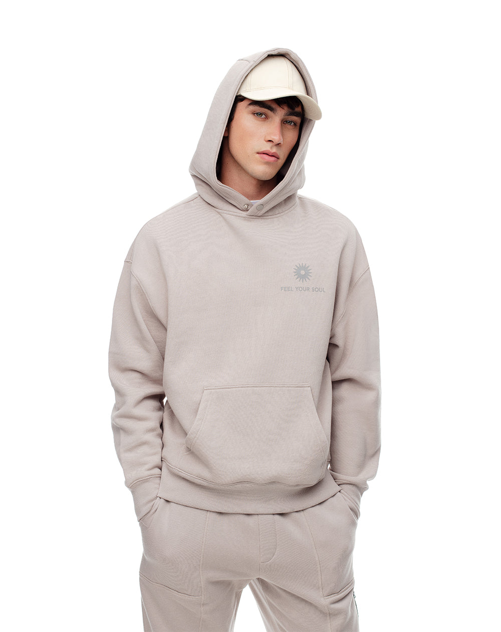 Buzo tipo hoddie café hombre