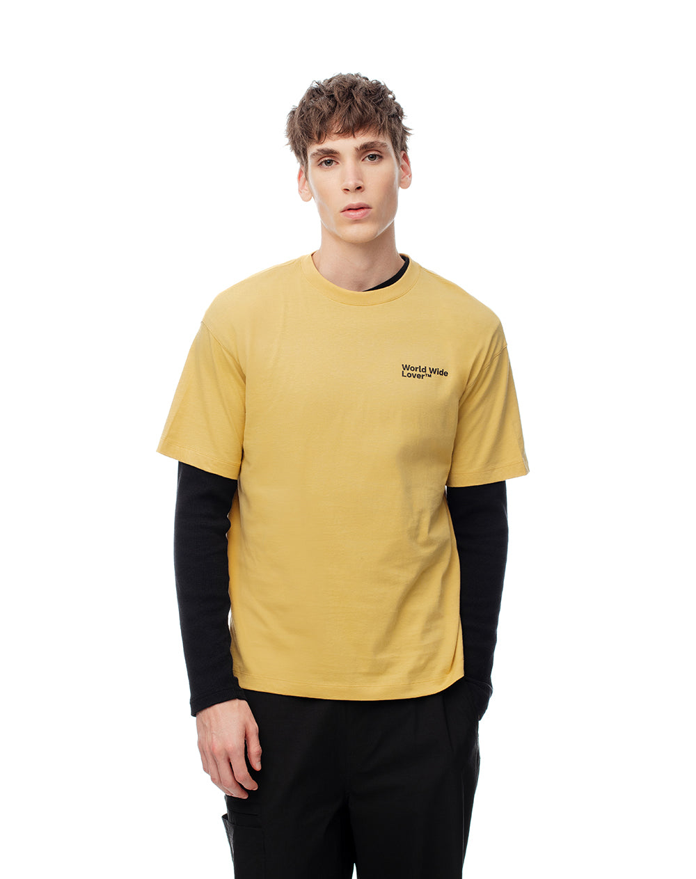 Camiseta regular fit manga corta amarilla