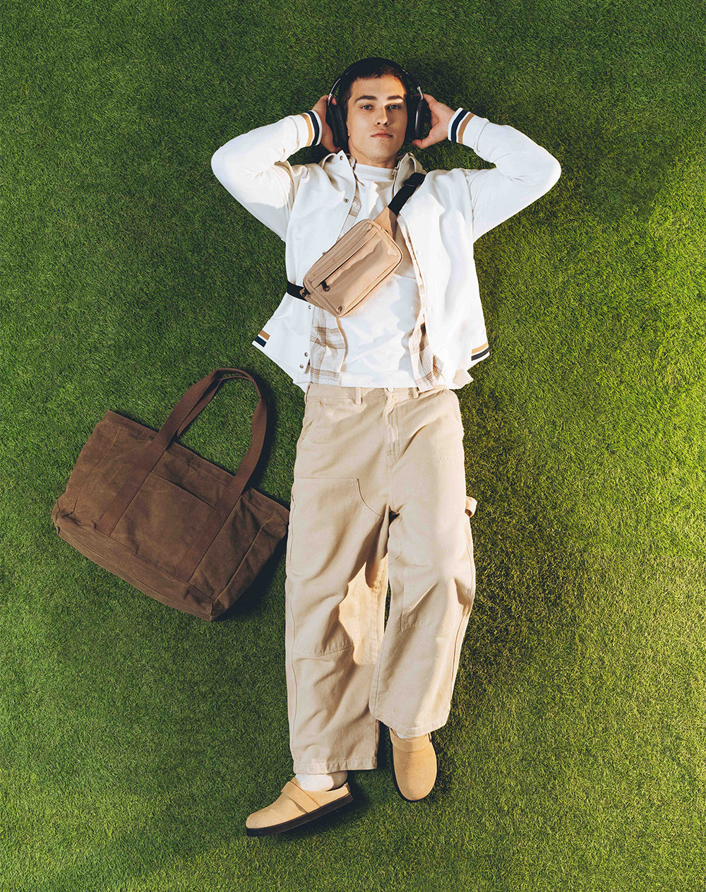 Jean carpintero caqui hombre