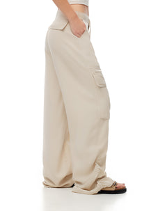 Pantalón cargo tiro medio algodón taupe mujer