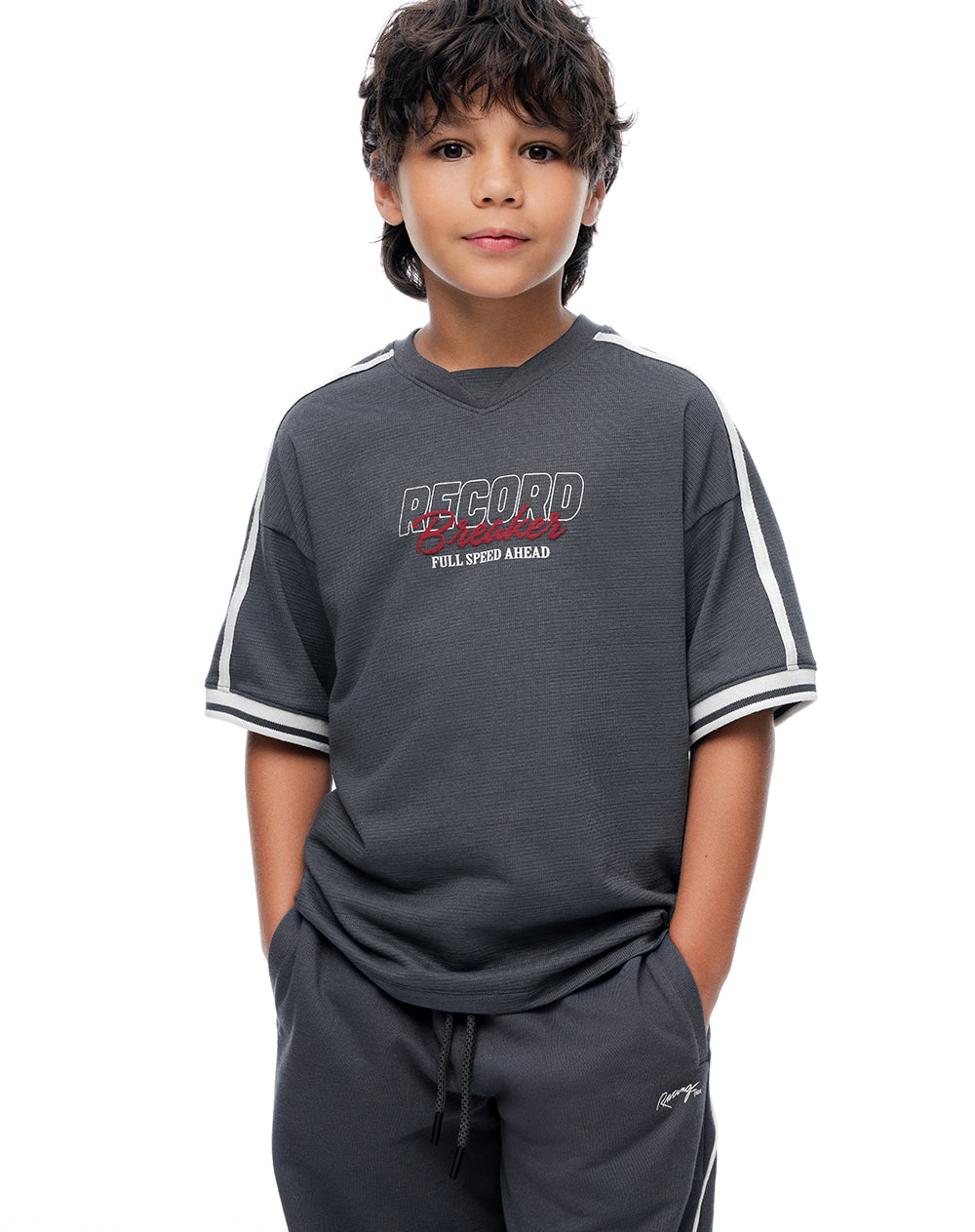 Camiseta regular manga corta gris niño