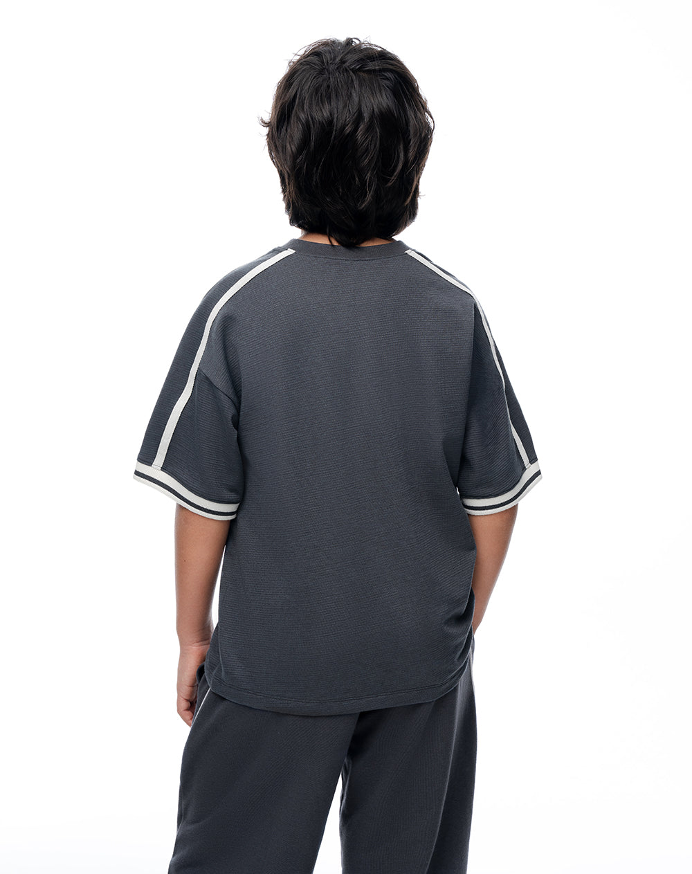 Camiseta regular manga corta gris niño