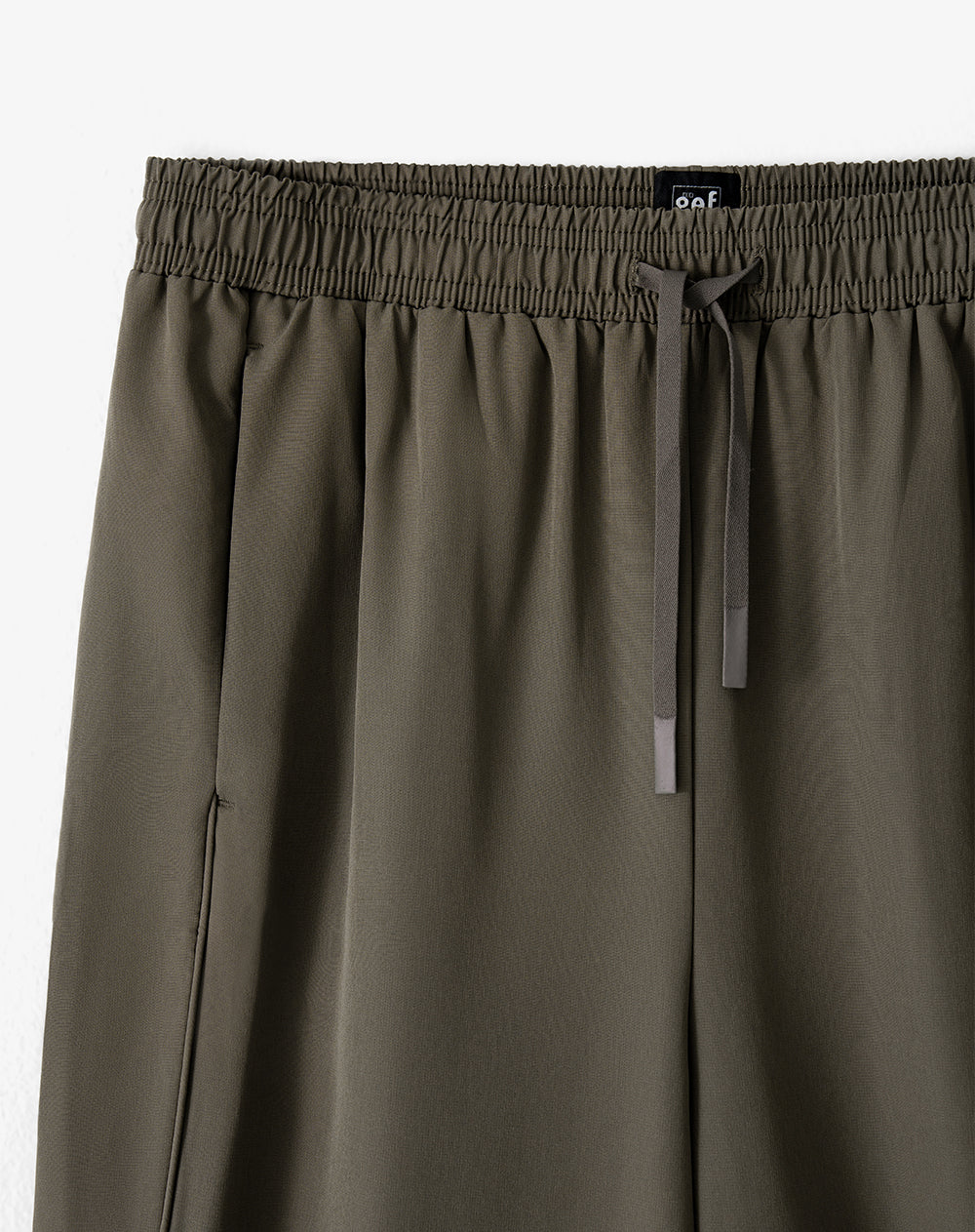 Jogger regular fit tiro medio café