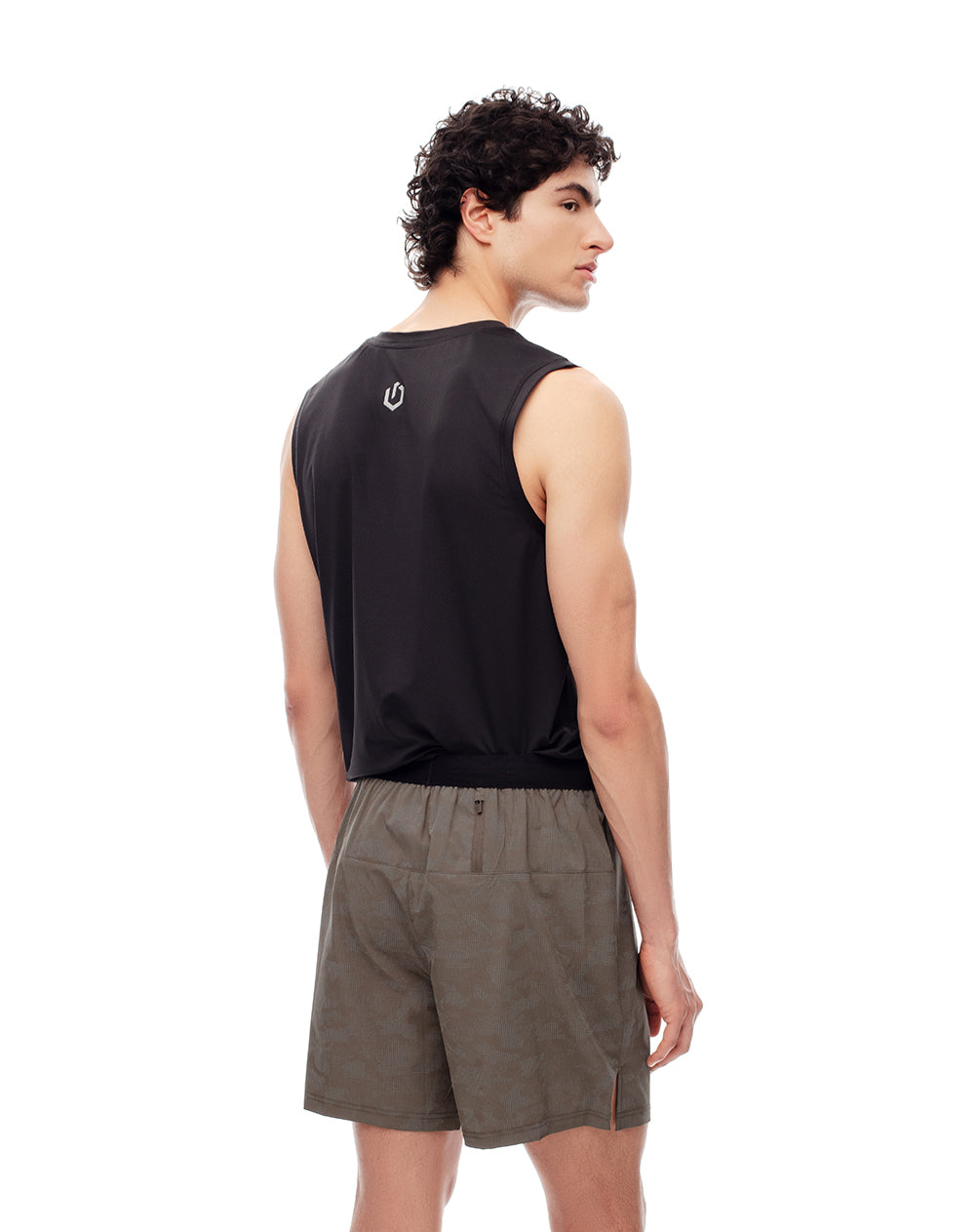 Pantaloneta deportiva malla interna café hombre