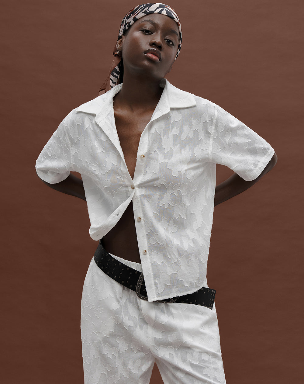 Camisa loose fit manga corta habana