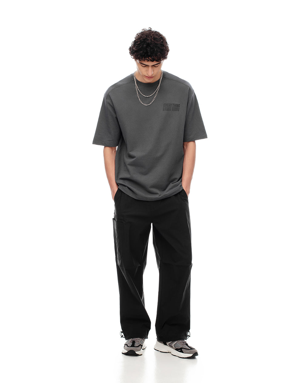 Pantalón recto liviano negro hombre