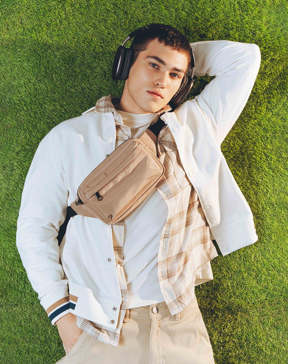 Riñonera ajustable café hombre