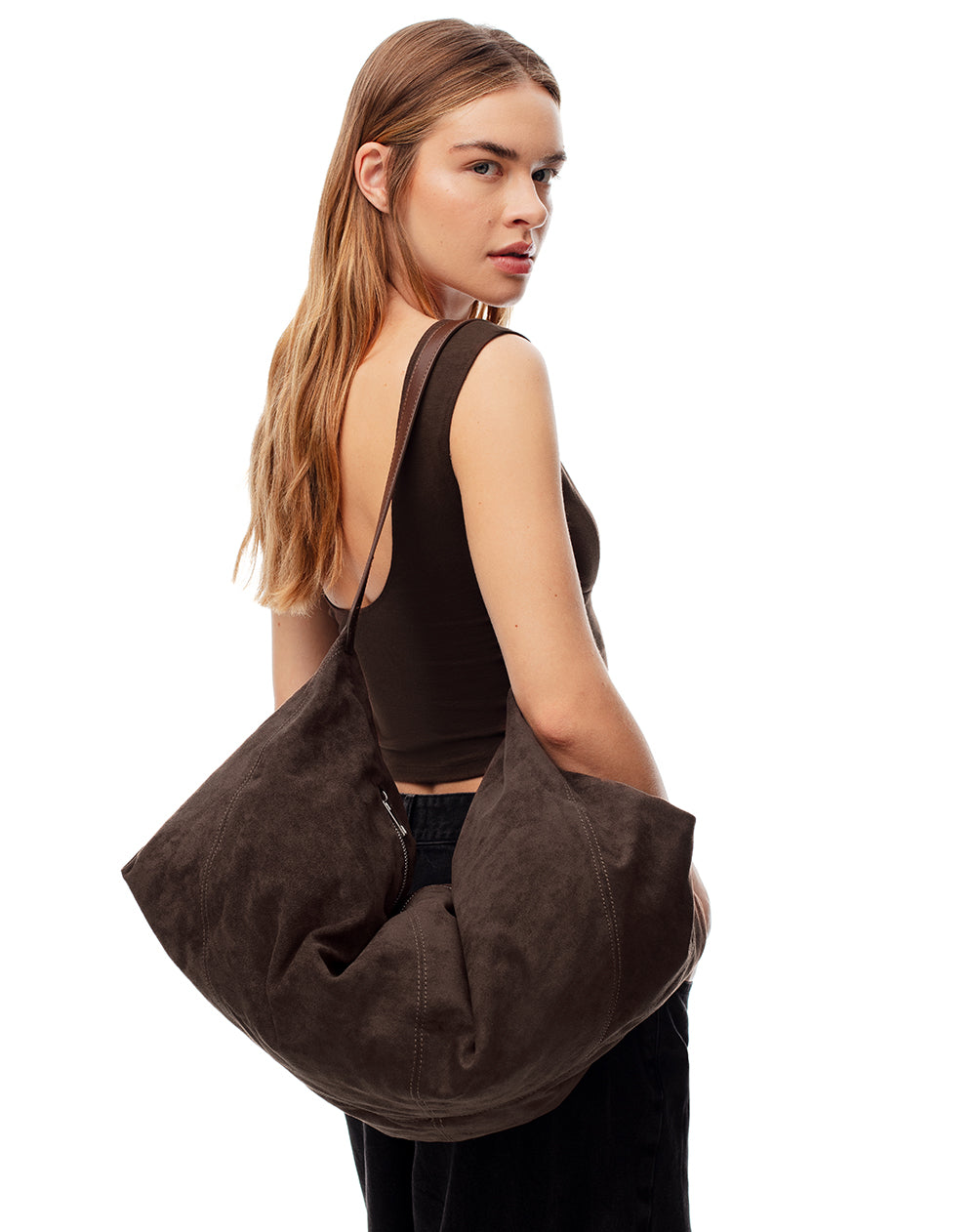 Bolso hobo tipo gamuza café mujer