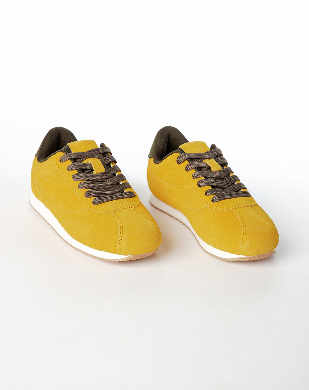 Tenis casuales amarillos niño