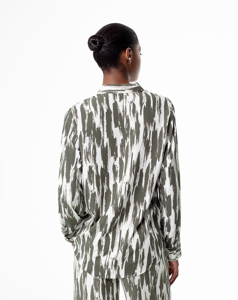 Camisa manga larga holgada estampada mujer