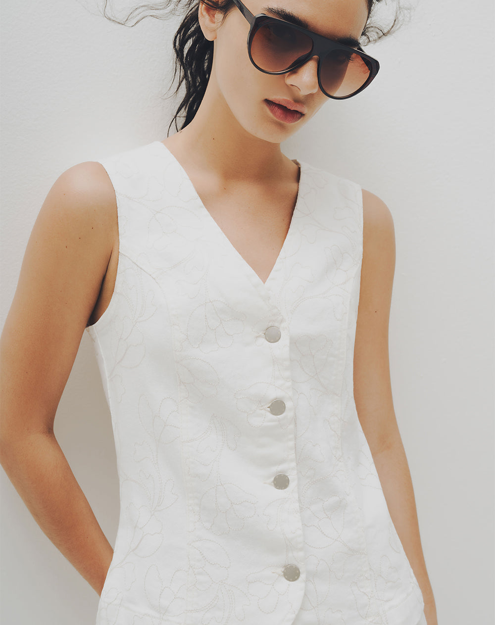 Chaleco regular drill bordado blanco mujer