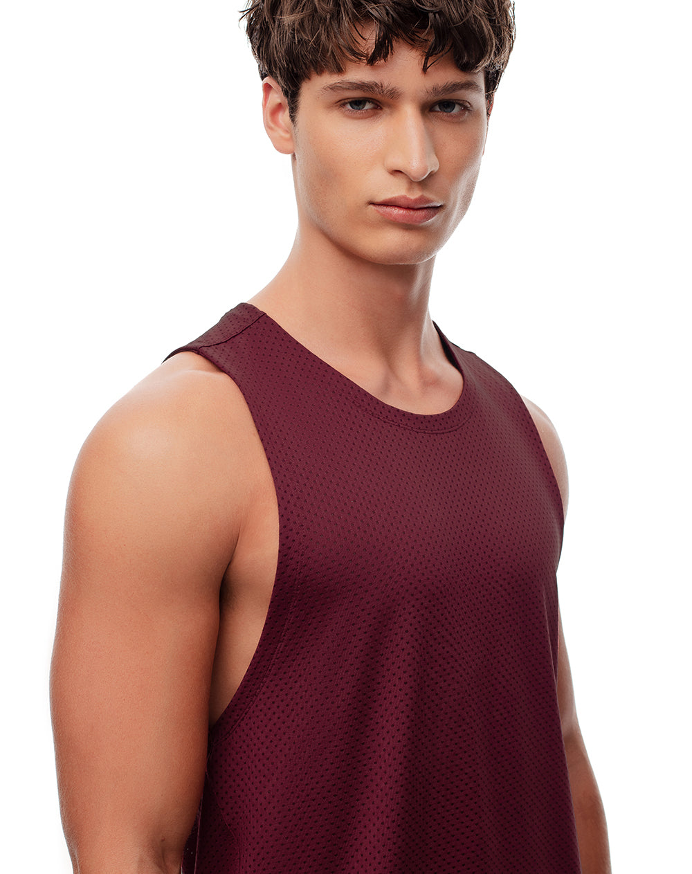 Camisilla deportiva antibacterial vino tinto hombre