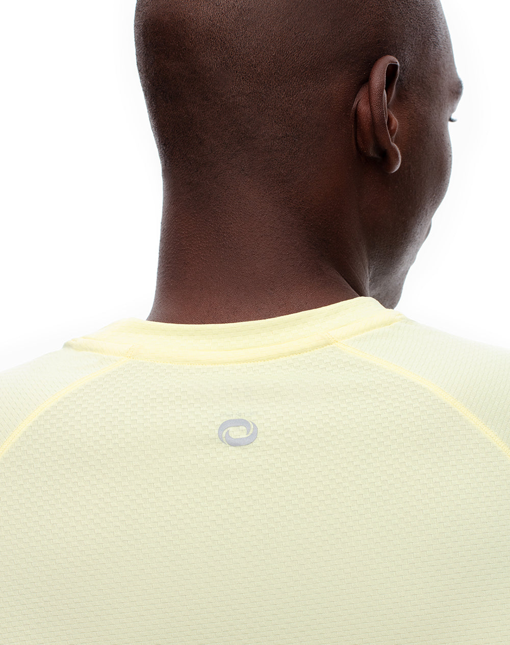 Camiseta deportiva control humedad amarilla hombre