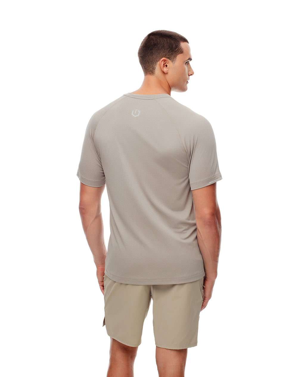 Camiseta deportiva control humedad café hombre