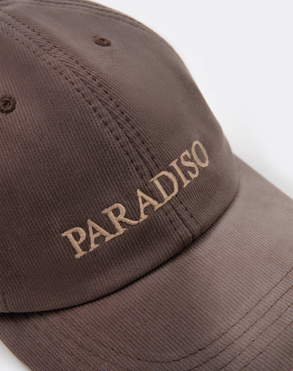 Gorra bordada café unisex