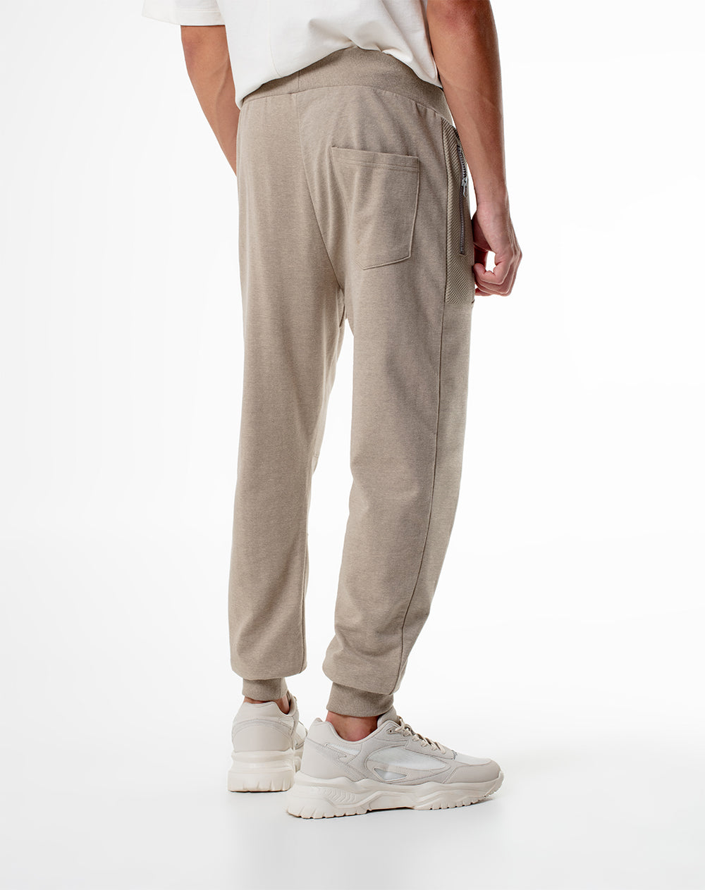 Jogger regular habano hombre