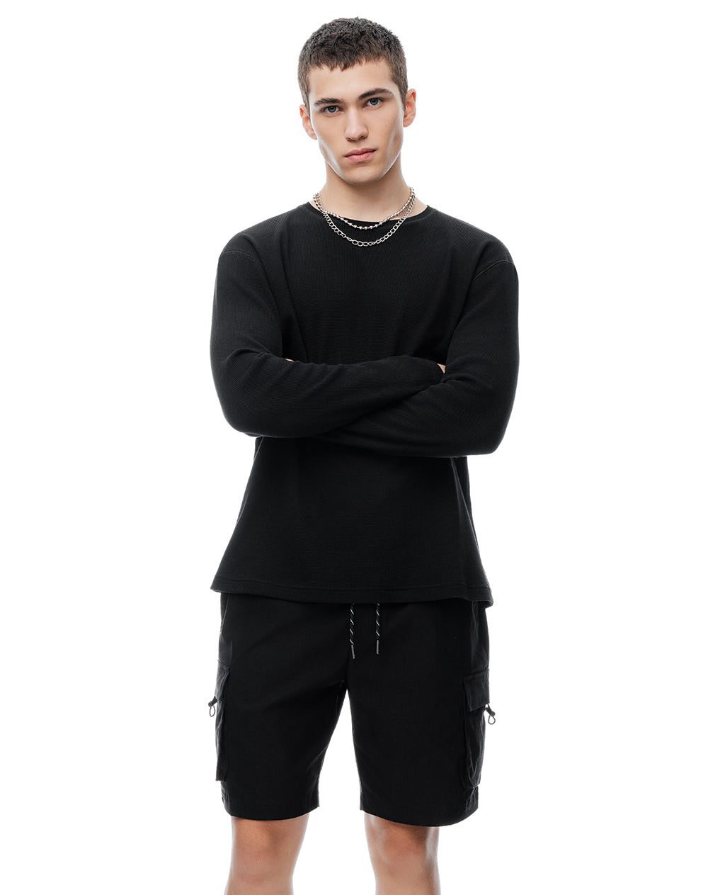 Bermuda cargo regular negra hombre