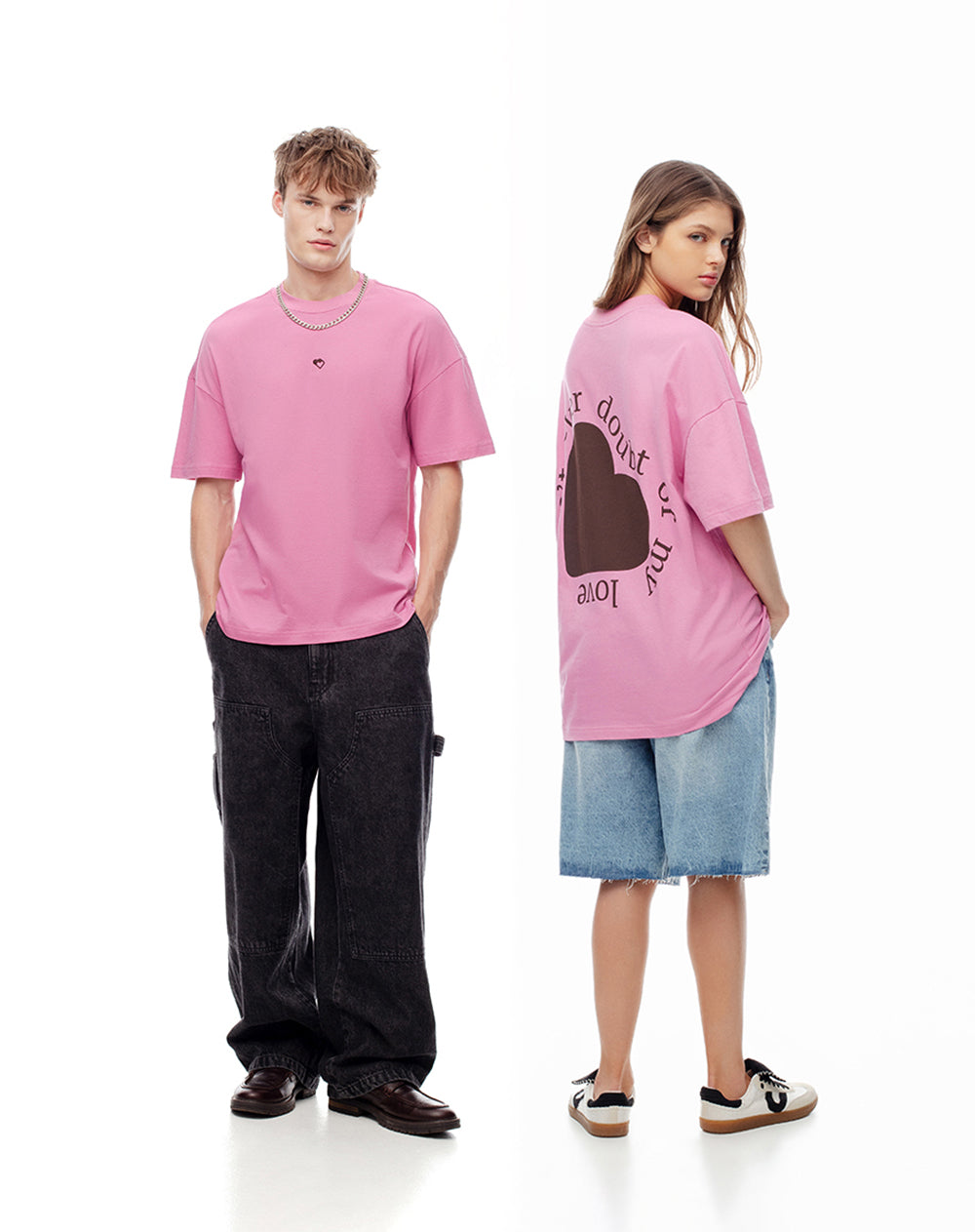 Camiseta regular algodón estampada rosa unisex