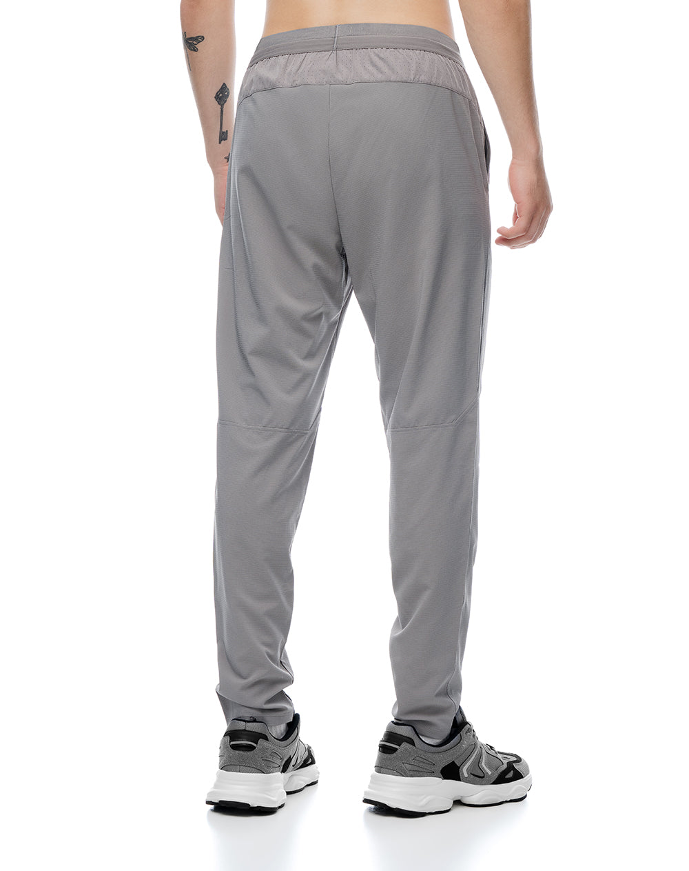 Jogger relaxed tiro medio taupe hombre