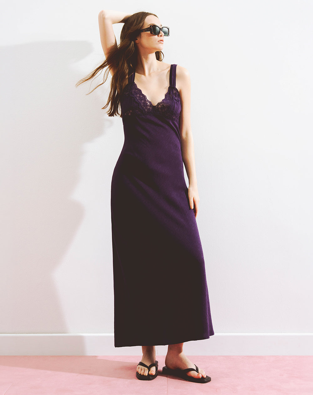 Vestido largo lencero encaje morado mujer