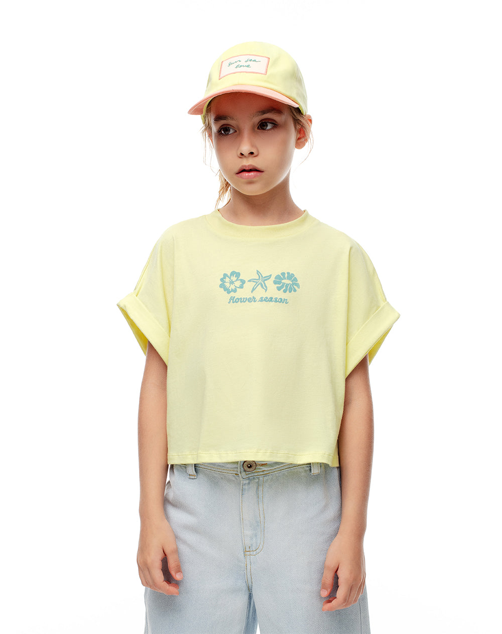 Camiseta regular algodón amarilla estamada niña