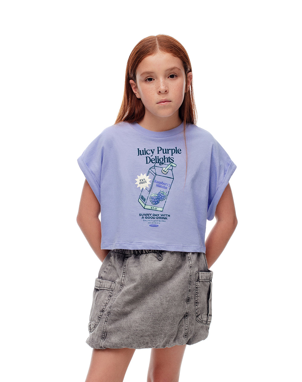 Camiseta regular algodón morada estampada niña