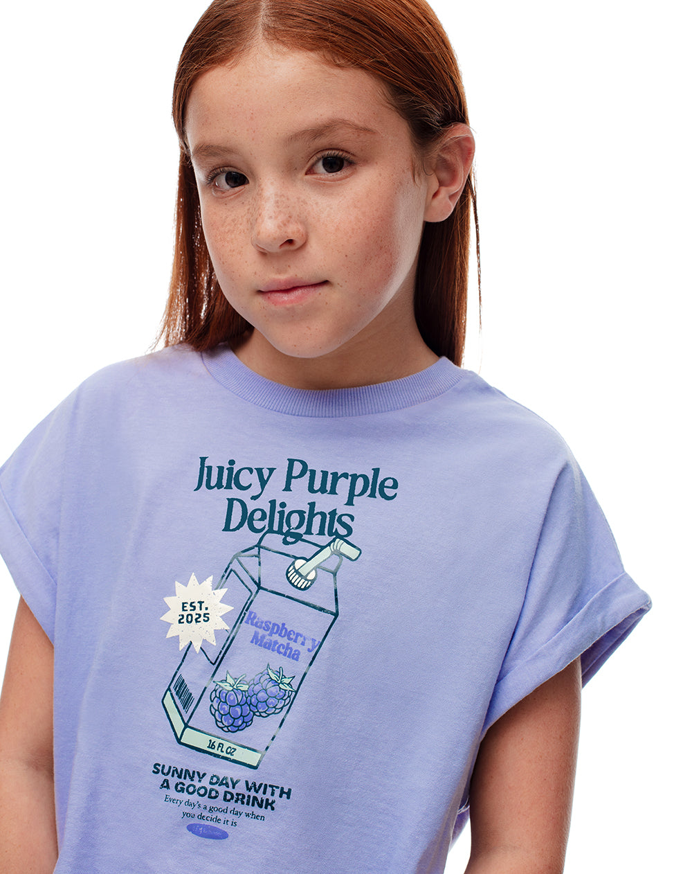 Camiseta regular algodón morada estampada niña