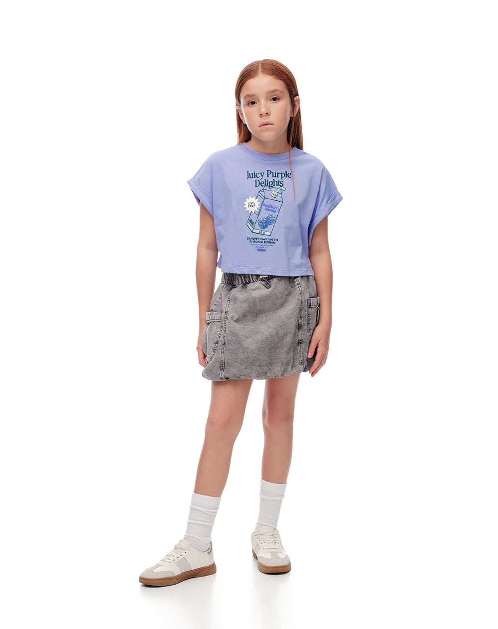 Camiseta regular algodón morada estampada niña