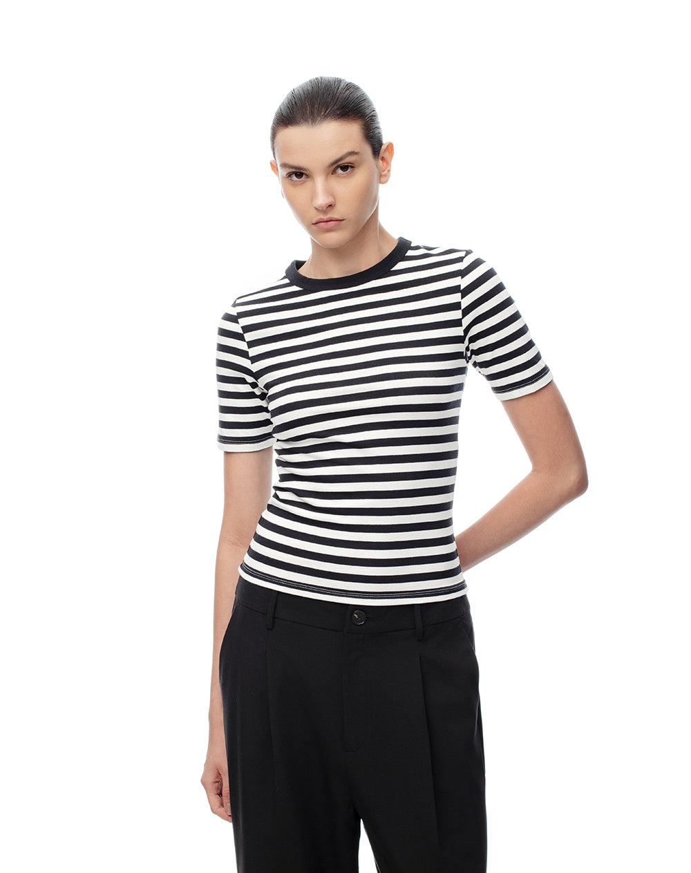 Camiseta fitted fit manga corta blanca rayas