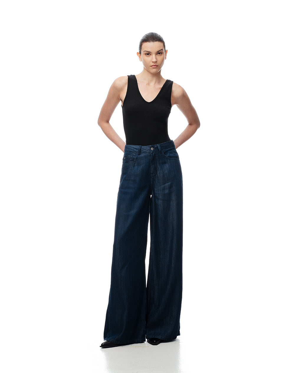 Jean wide leg tiro medio índigo oscuro mujer