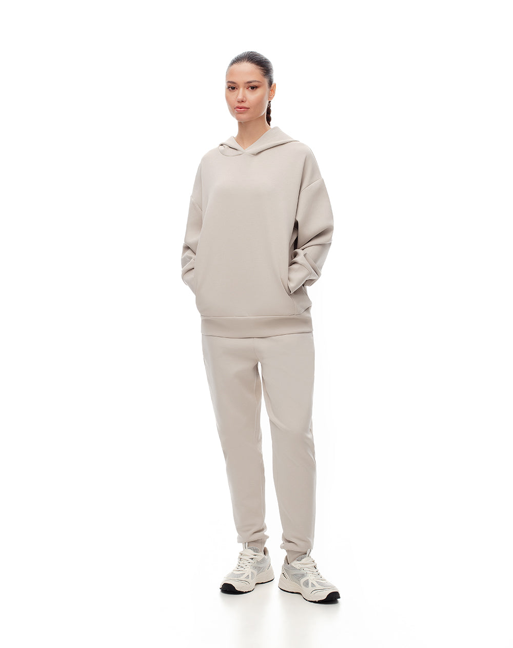 Jogger slim tiro medio arena mujer