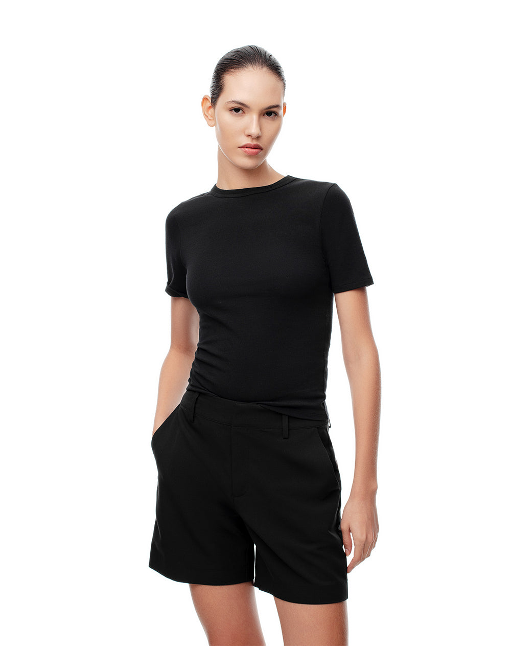 Short tiro medio negro mujer
