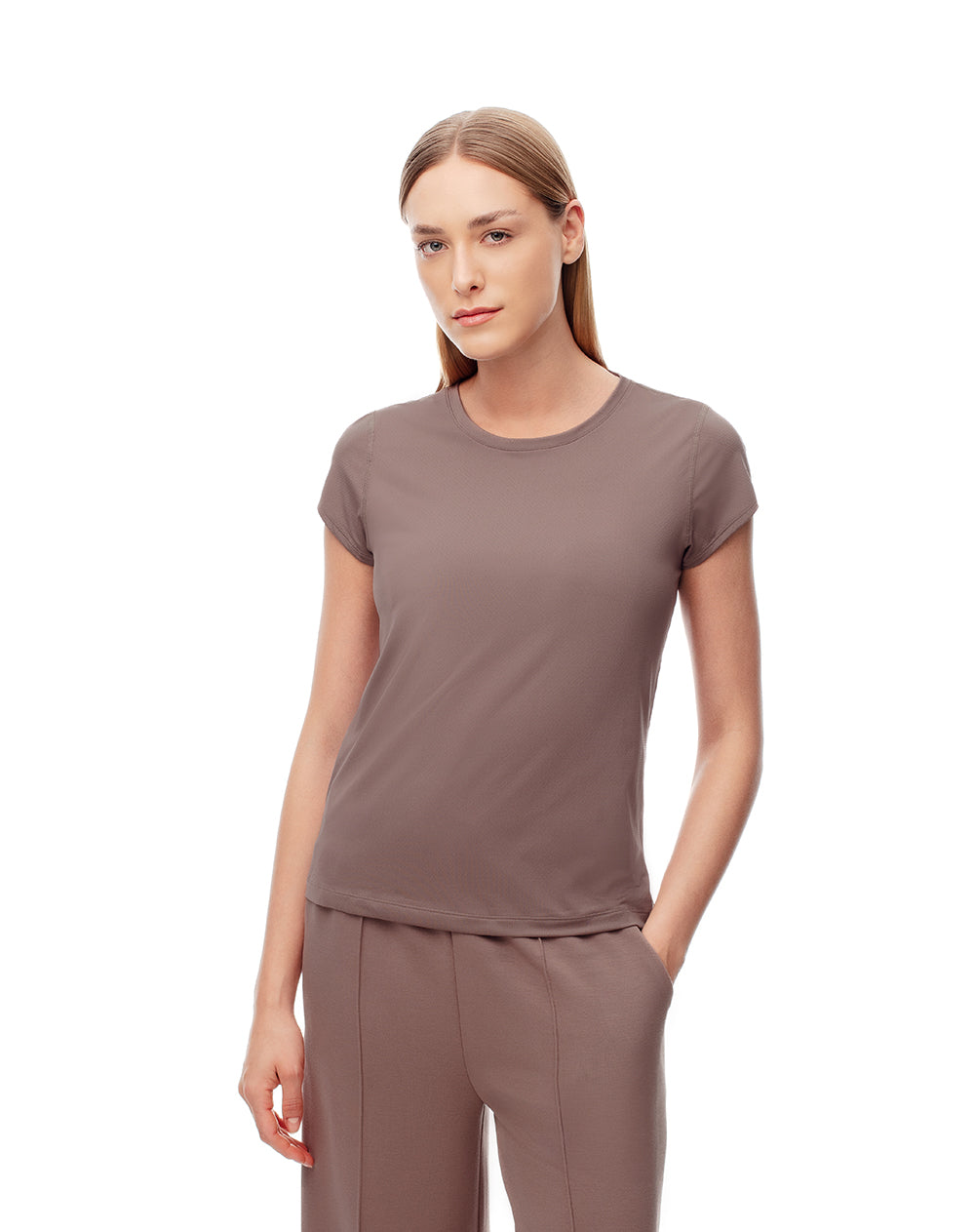 Camiseta regular fit manga corta café