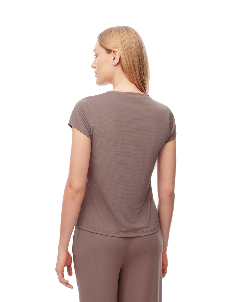 Camiseta regular fit manga corta café