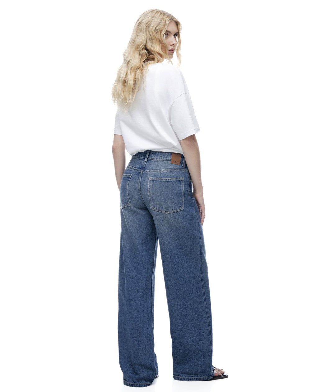 Jean straight tiro medio indigo mujer