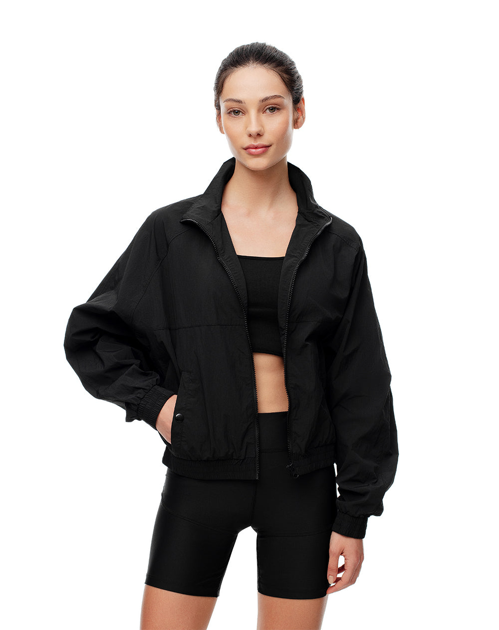 Chaqueta rompevientos negra mujer