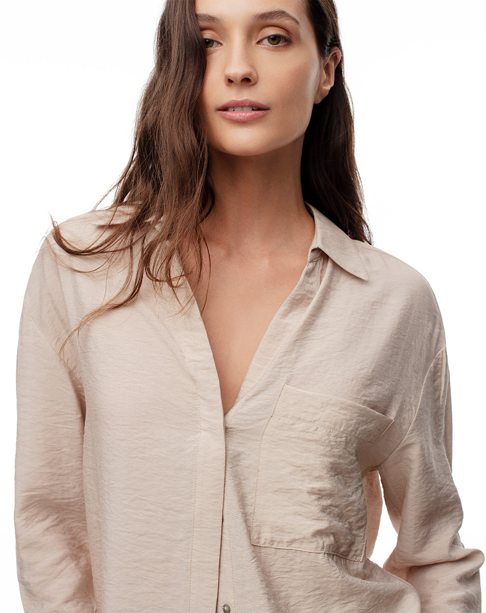 Camisa manga larga regular arena mujer